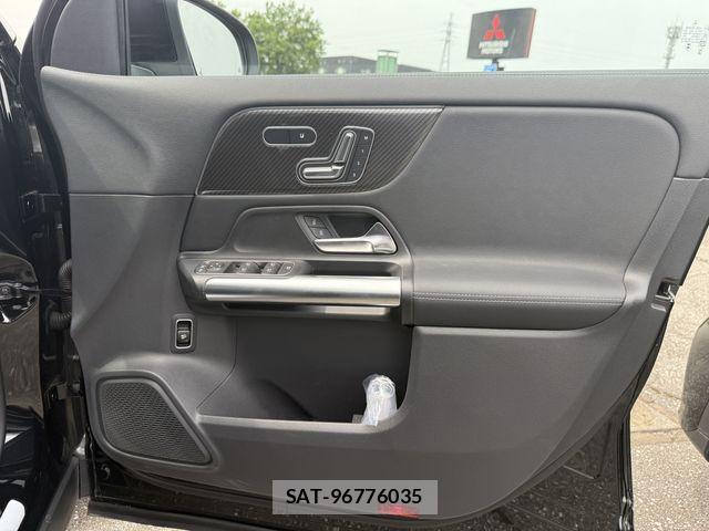 Mercedes Benz GLA-CLASS 2025-10 7877707-2
