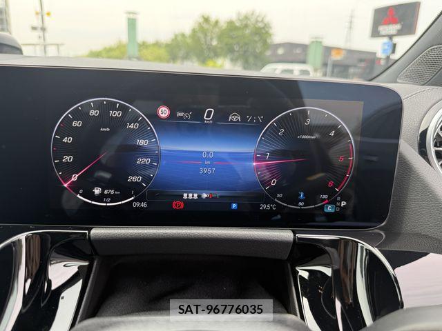 Mercedes Benz GLA-CLASS 2025-10 7877707-4