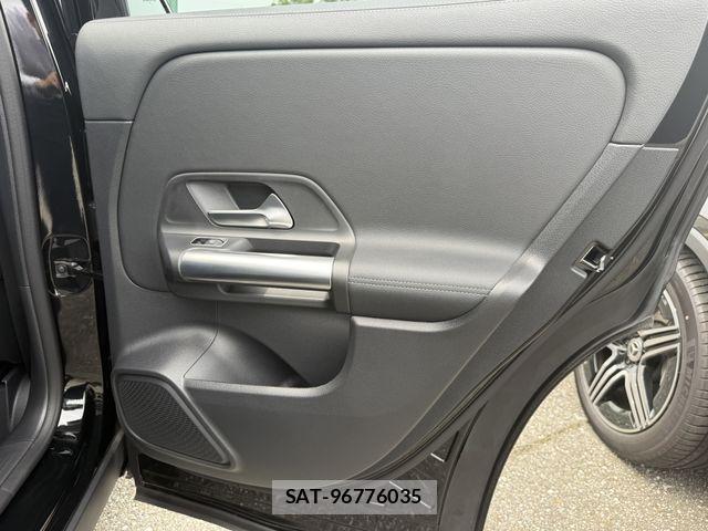 Mercedes Benz GLA-CLASS 2025-10 7877707-8