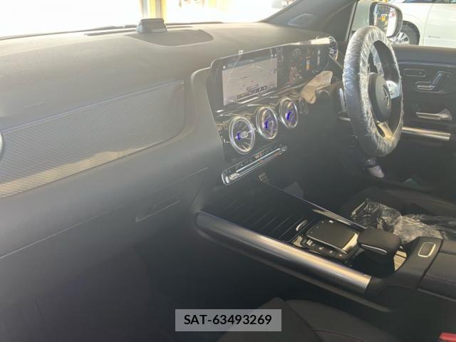 Mercedes Benz GLA-CLASS 2022-10 7877717-17