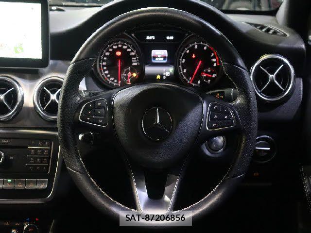 Mercedes Benz GLA-CLASS 2018-06 7877719-26