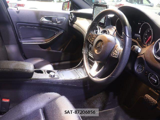 Mercedes Benz GLA-CLASS 2018-06 7877719-6
