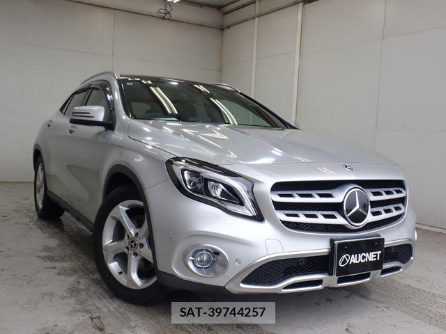Mercedes Benz GLA-CLASS 2018-06 7877706-0