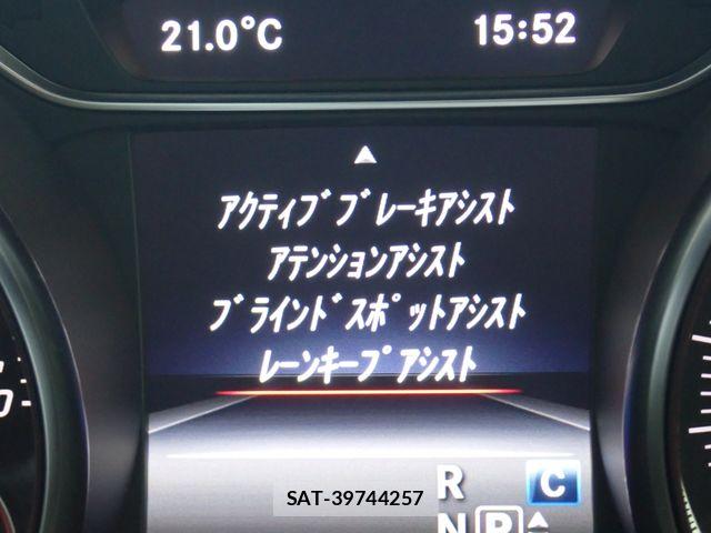 Mercedes Benz GLA-CLASS 2018-06 7877706-17