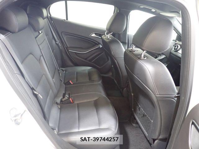 Mercedes Benz GLA-CLASS 2018-06 7877706-23