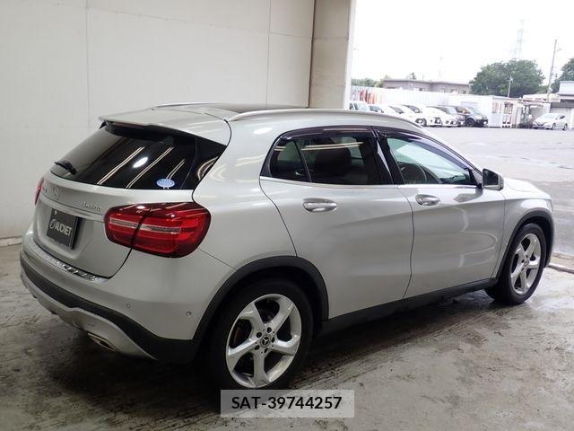 Mercedes Benz GLA-CLASS 2018-06 7877706-6