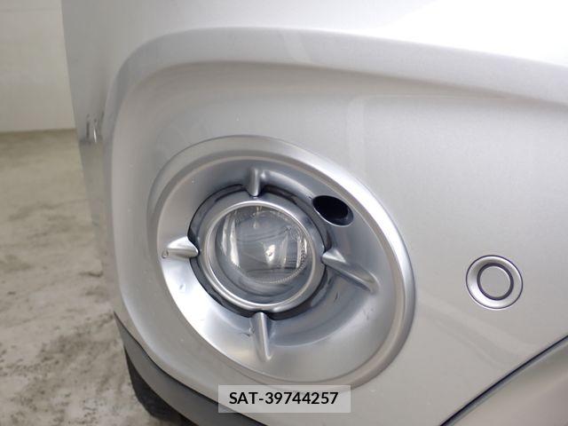 Mercedes Benz GLA-CLASS 2018-06 7877706-8