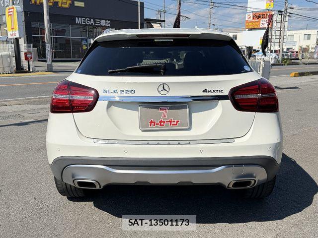 Mercedes Benz GLA-CLASS 2017-09 7979960-11