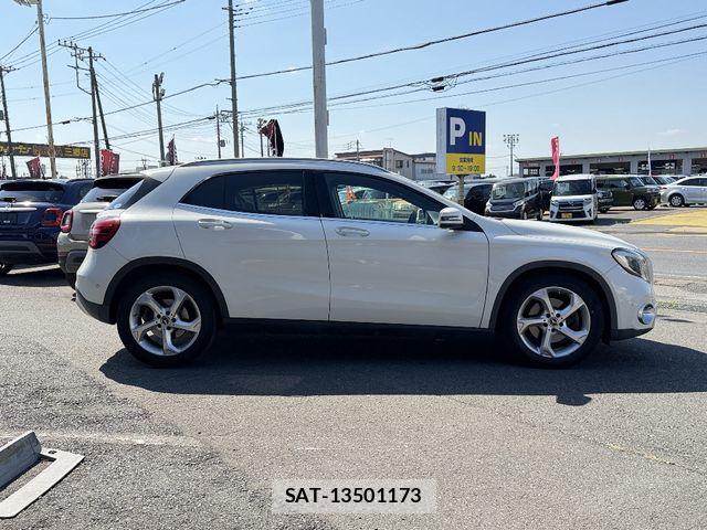 Mercedes Benz GLA-CLASS 2017-09 7979960-8
