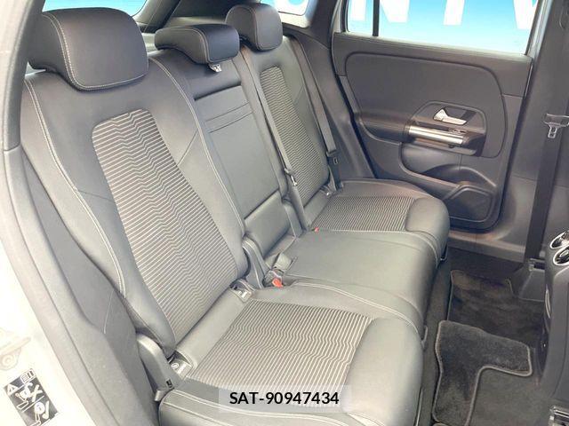 Mercedes Benz GLA-CLASS 2021-05 7979956-9