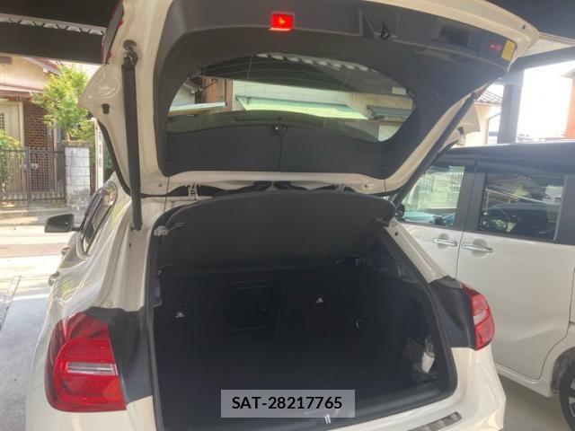 Mercedes Benz GLA-CLASS 2014-09 8100393-10