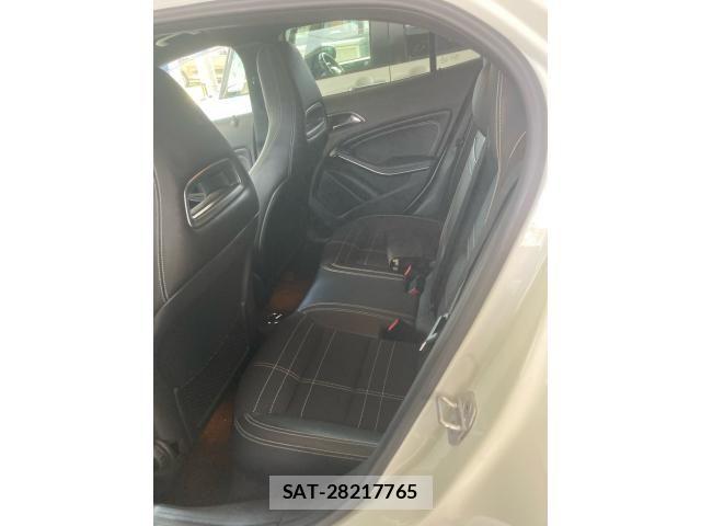 Mercedes Benz GLA-CLASS 2014-09 8100393-11