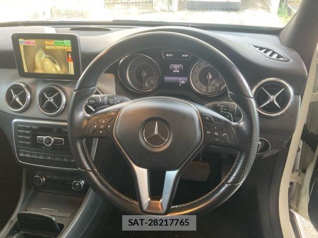 Mercedes Benz GLA-CLASS 2014-09 8100393-16
