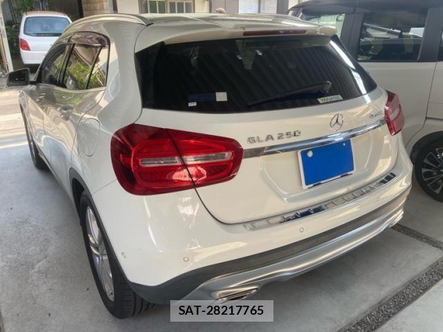Mercedes Benz GLA-CLASS 2014-09 8100393-1