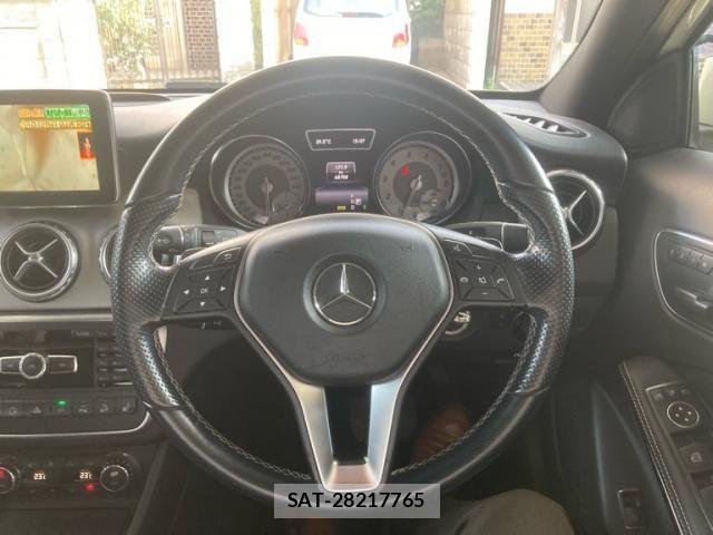Mercedes Benz GLA-CLASS 2014-09 8100393-19
