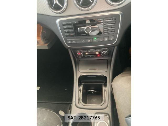 Mercedes Benz GLA-CLASS 2014-09 8100393-21