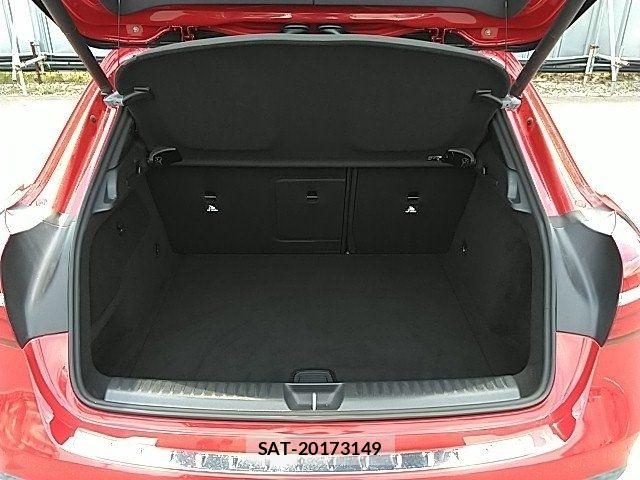 Mercedes Benz GLA-CLASS 2017-07 8131185-13