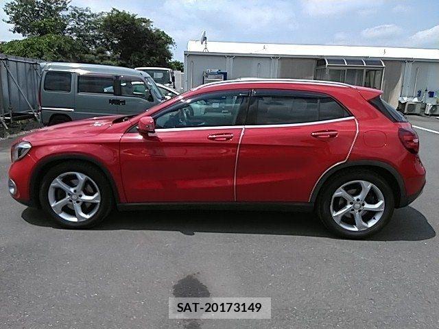 Mercedes Benz GLA-CLASS 2017-07 8131185-15