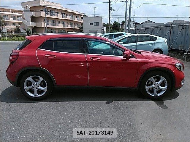 Mercedes Benz GLA-CLASS 2017-07 8131185-16