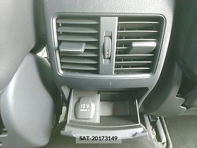Mercedes Benz GLA-CLASS 2017-07 8131185-27