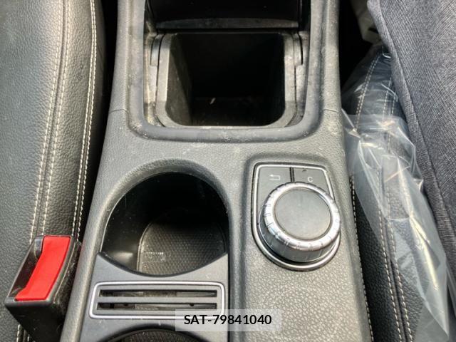 Mercedes Benz GLA-CLASS 2014-09 8131188-23