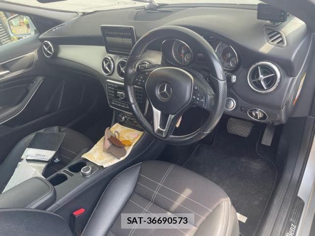 Mercedes Benz GLA-CLASS 2015-12 8146150-1
