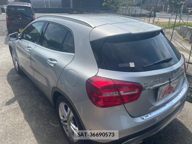 Mercedes Benz GLA-CLASS 2015-12 8146150-2