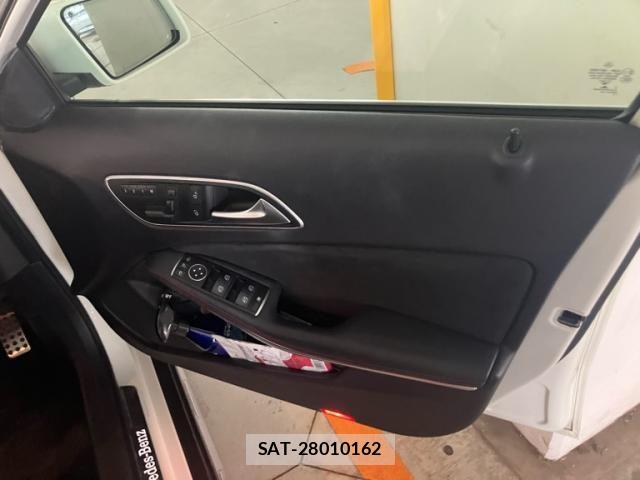 Mercedes Benz GLA-CLASS 2015-09 8158797-18