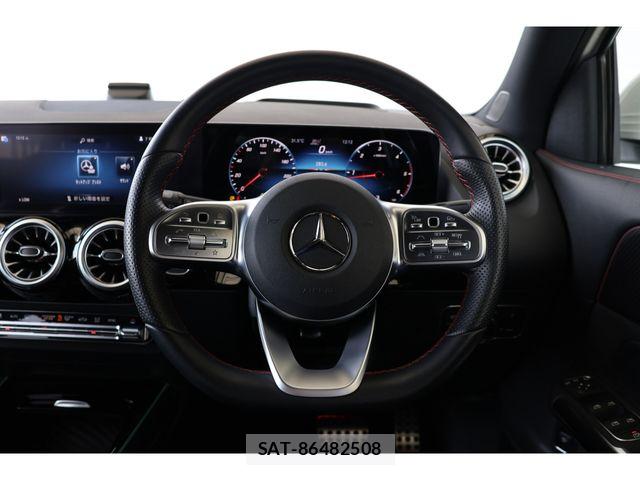 Mercedes Benz GLA-CLASS 2021-08 8208674-11