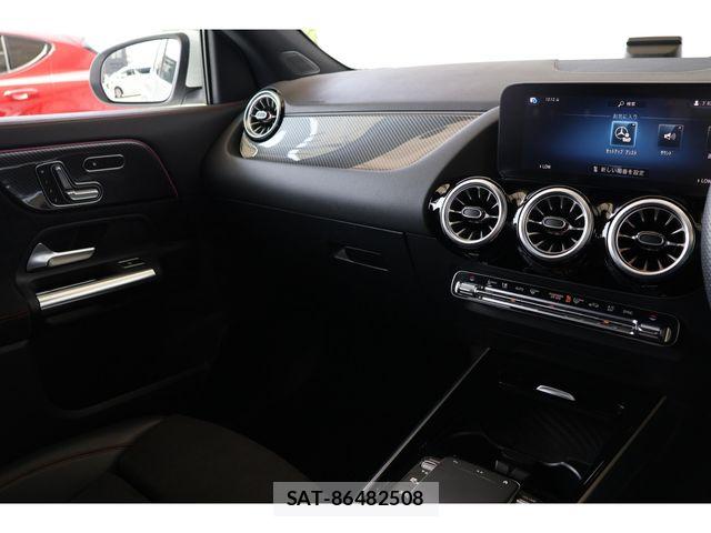 Mercedes Benz GLA-CLASS 2021-08 8208674-12