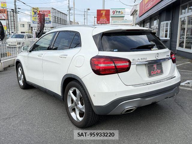 Mercedes Benz GLA-CLASS 2020-01 8208676-9