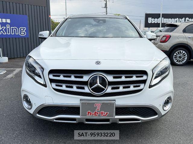Mercedes Benz GLA-CLASS 2020-01 8208676-6