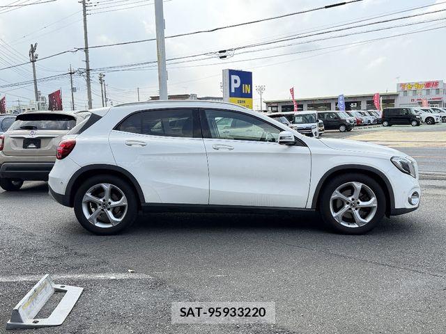 Mercedes Benz GLA-CLASS 2020-01 8208676-7