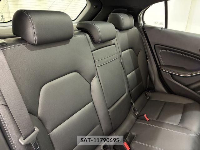 Mercedes Benz GLA-CLASS 2019-09 8208675-12