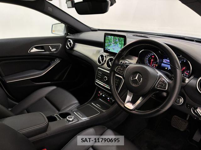 Mercedes Benz GLA-CLASS 2019-09 8208675-1