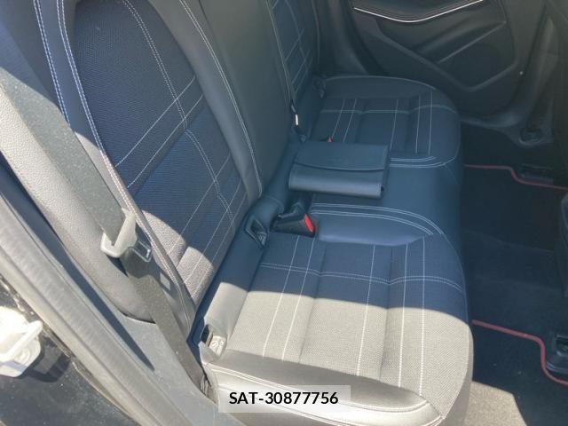 Mercedes Benz GLA-CLASS 2015-10 8245892-11