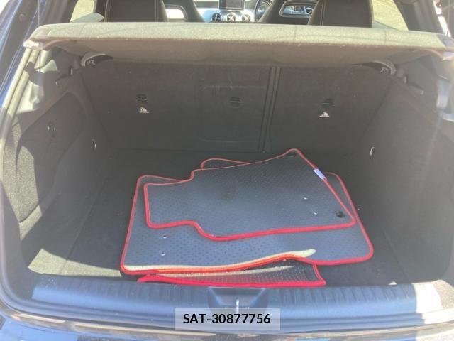 Mercedes Benz GLA-CLASS 2015-10 8245892-13