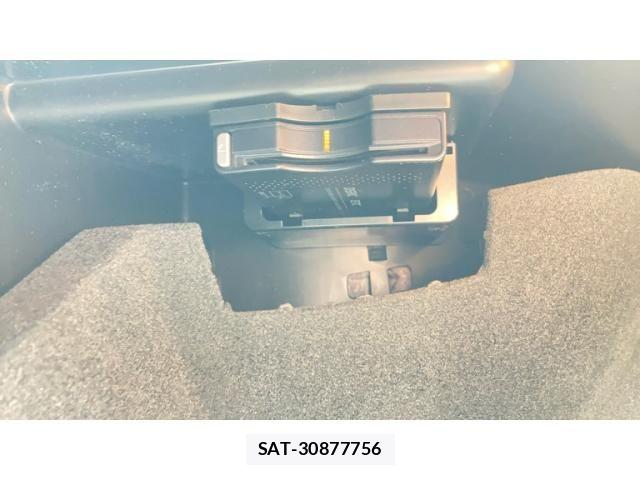 Mercedes Benz GLA-CLASS 2015-10 8245892-17