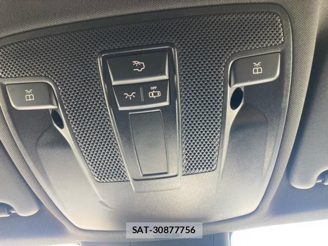 Mercedes Benz GLA-CLASS 2015-10 8245892-24