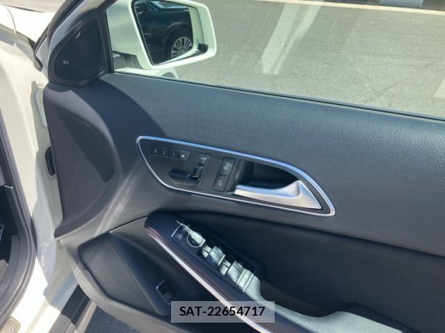 Mercedes Benz GLA-CLASS 2015-09 8245891-9