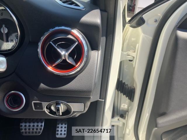 Mercedes Benz GLA-CLASS 2015-09 8245891-11