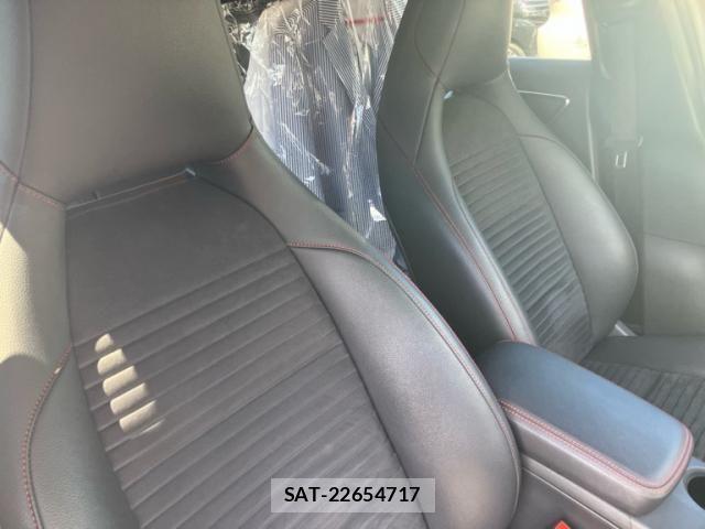 Mercedes Benz GLA-CLASS 2015-09 8245891-13