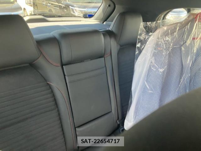 Mercedes Benz GLA-CLASS 2015-09 8245891-14