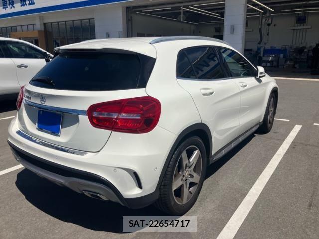 Mercedes Benz GLA-CLASS 2015-09 8245891-2