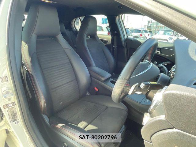 Mercedes Benz GLA-CLASS 2017-03 8366963-8
