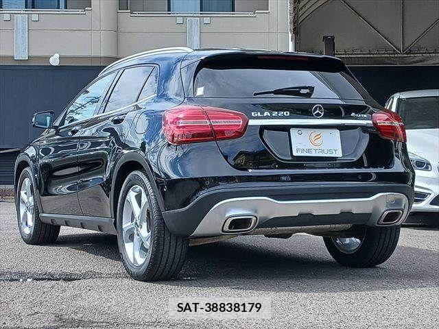 Mercedes Benz GLA-CLASS 2018-10 8413553-18