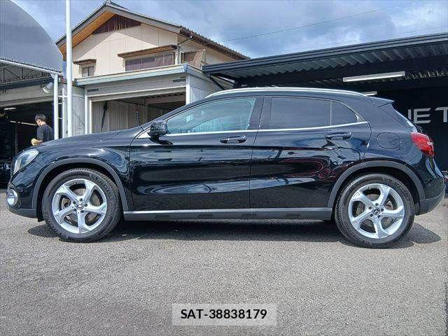 Mercedes Benz GLA-CLASS 2018-10 8413553-19