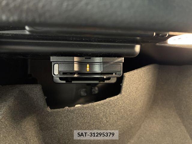 Mercedes Benz GLA-CLASS 2018-11 8525732-13
