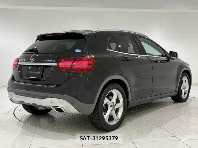 Mercedes Benz GLA-CLASS 2018-11 8525732-2
