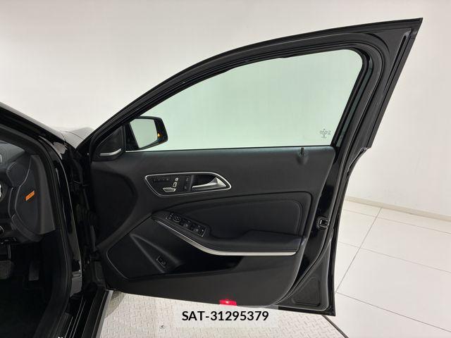Mercedes Benz GLA-CLASS 2018-11 8525732-5